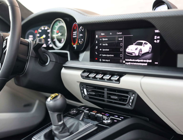 Porsche 992 GT3 Touring