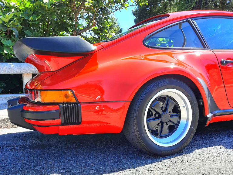 Porsche 911 Turbo 3.3