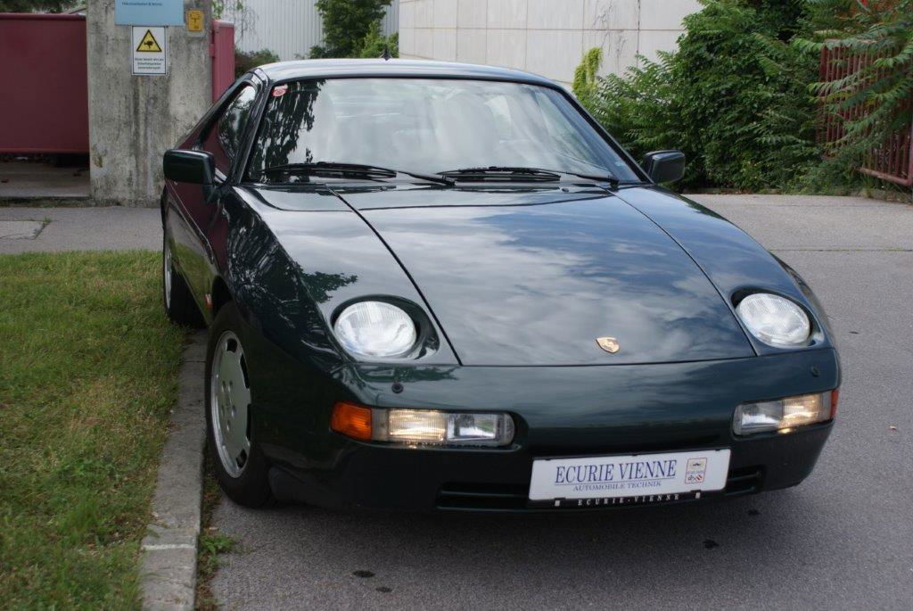 Porsche 928 S4