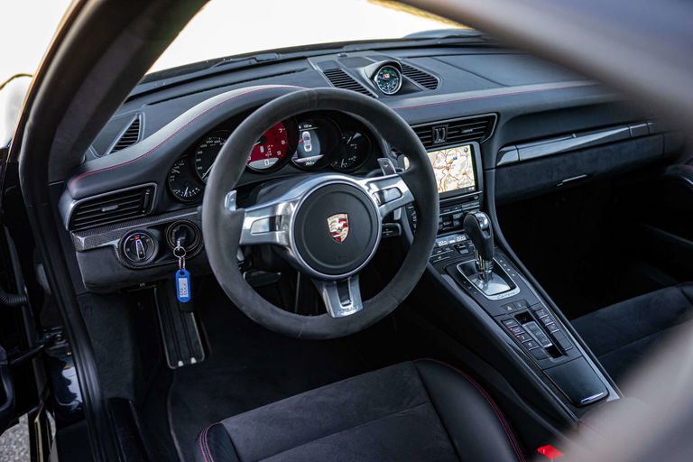 Porsche 991 Carrera 4 GTS