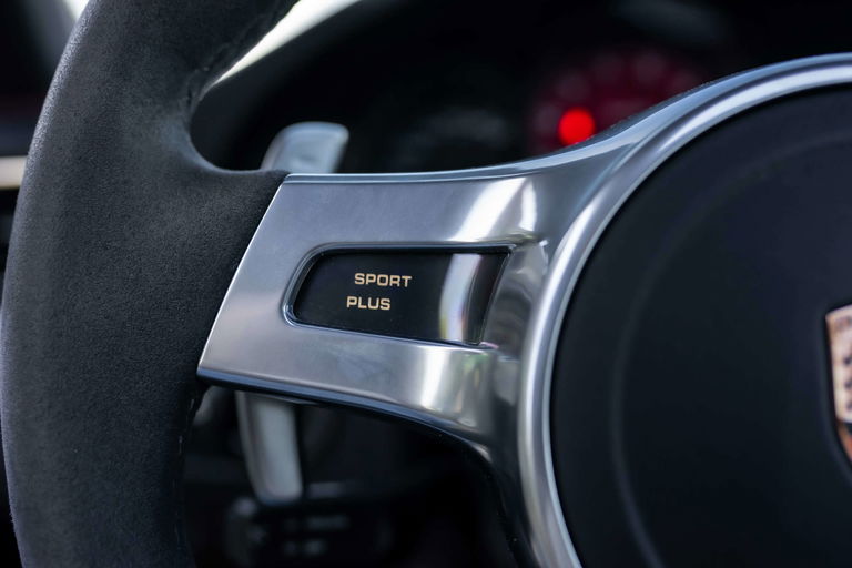 Porsche 991 Carrera 4 GTS