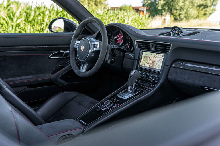 Porsche 991 Carrera 4 GTS