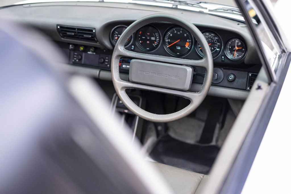 Porsche 911 Carrera 3.2 Supersport