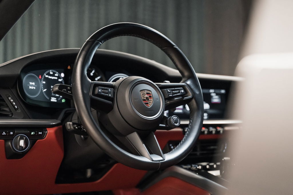 Porsche 992 Carrera 4S