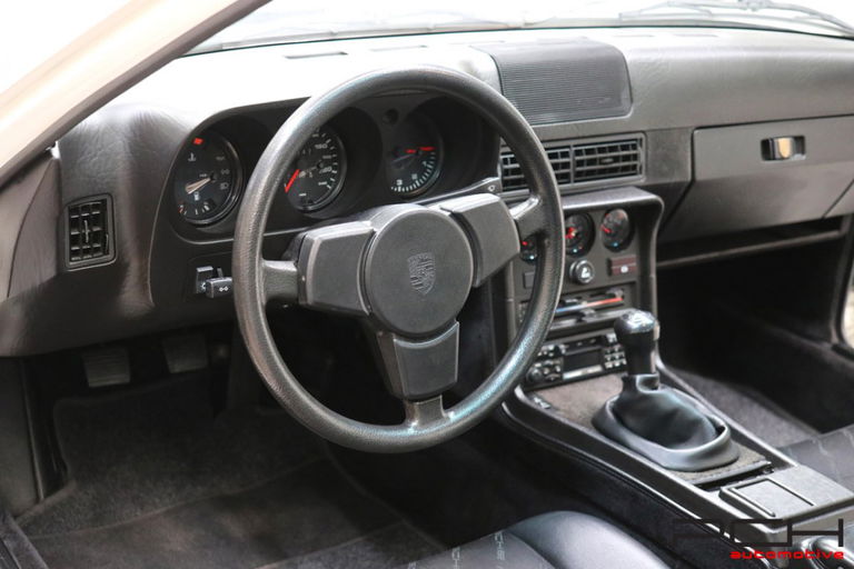 Porsche 924