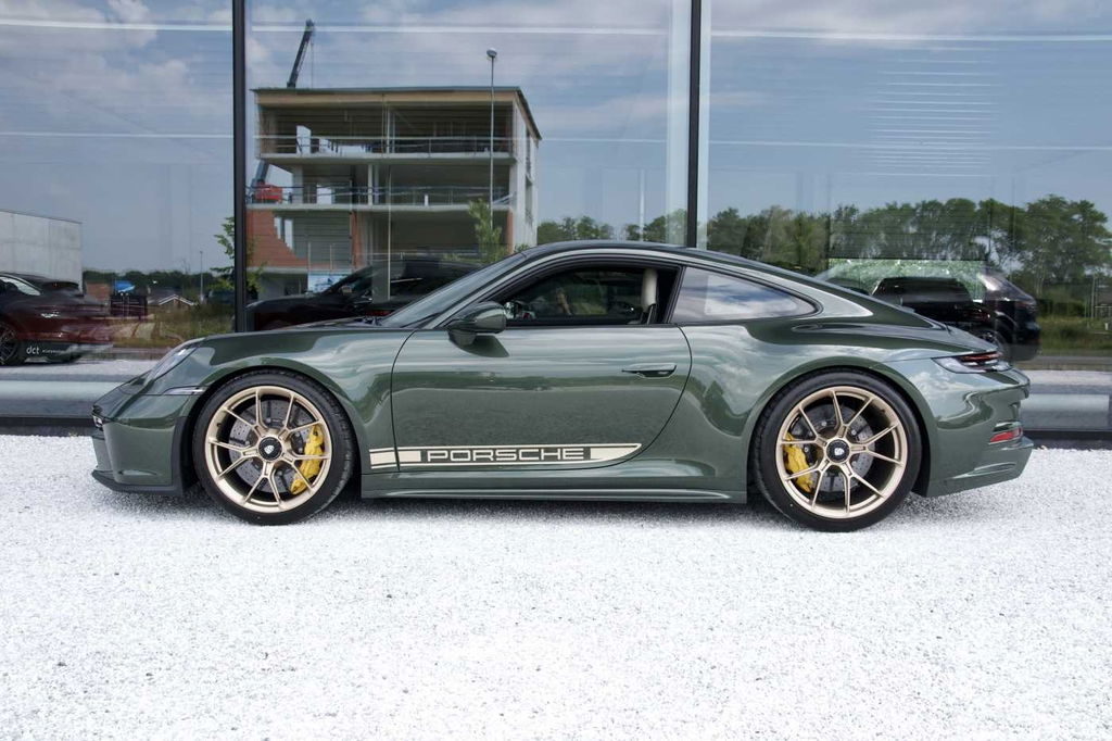 Porsche 992 GT3 Touring