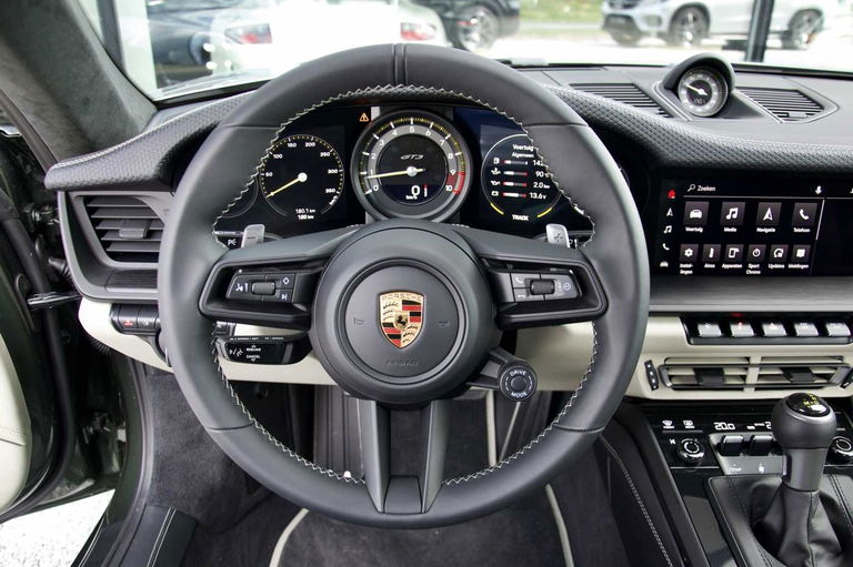 Porsche 992 GT3 Touring