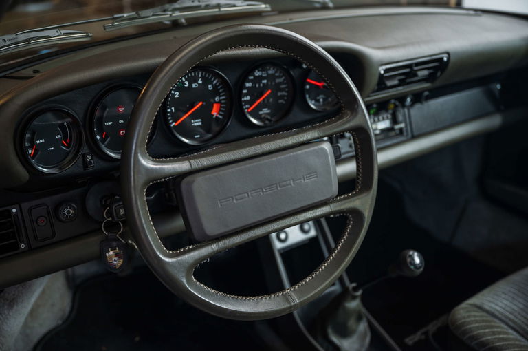 Porsche 911 Carrera 3.2