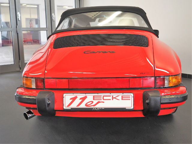 Porsche 911 Carrera 3.2 (US)