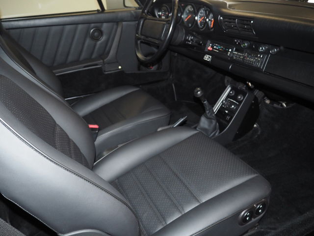 Porsche 911 Carrera 3.2 (US)