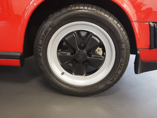 Porsche 911 Carrera 3.2 (US)