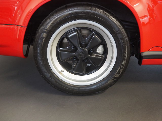 Porsche 911 Carrera 3.2 (US)