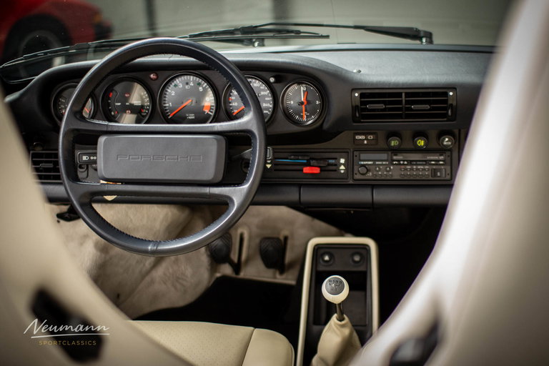 Porsche 911 Carrera 3.2