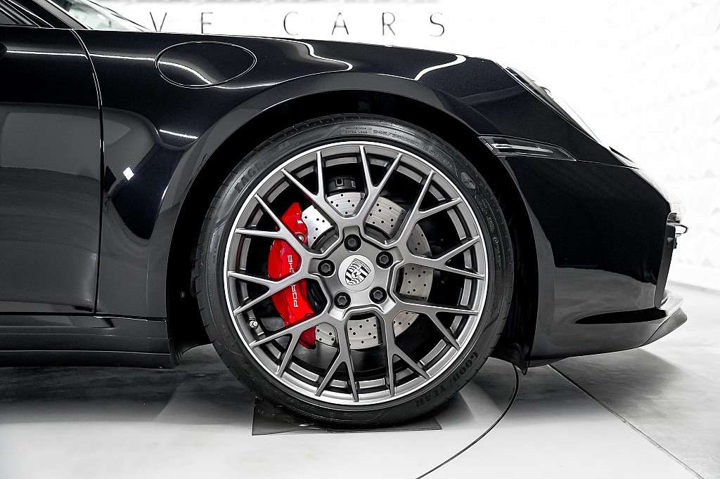 Porsche 992 Carrera 4S