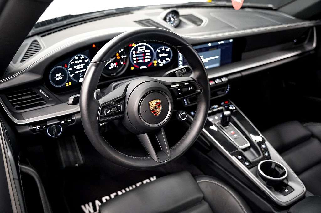Porsche 992 Carrera 4S