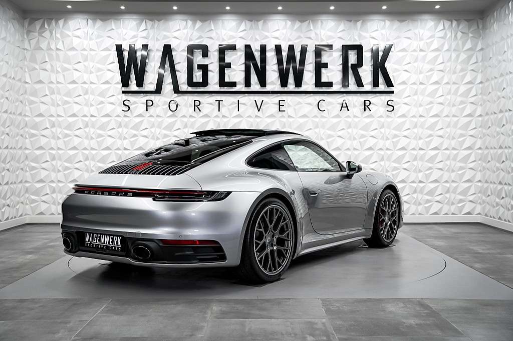 Porsche 992 Carrera 4S