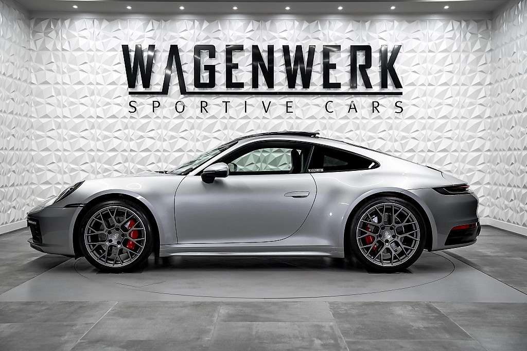 Porsche 992 Carrera 4S