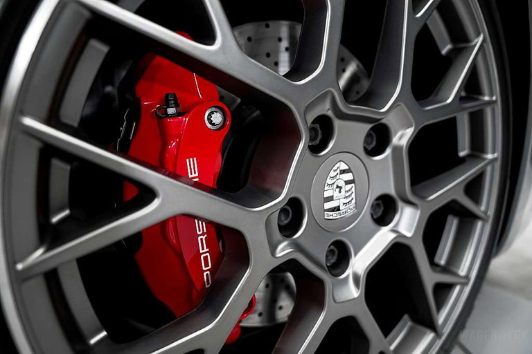 Porsche 992 Carrera 4S