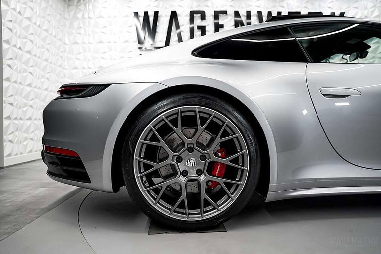 Porsche 992 Carrera 4S
