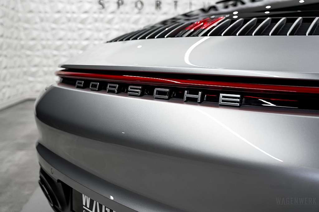 Porsche 992 Carrera 4S