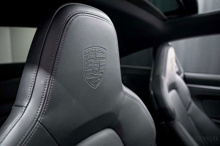 Porsche 992 Carrera 4S