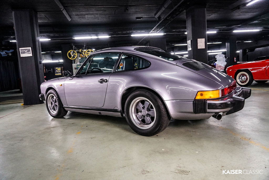Porsche 911 Carrera 3.2