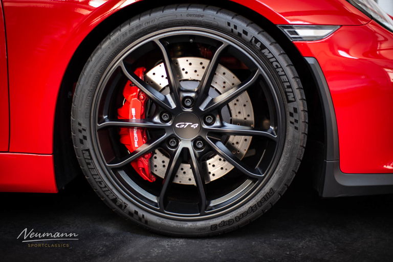 Porsche 981 Cayman GT4