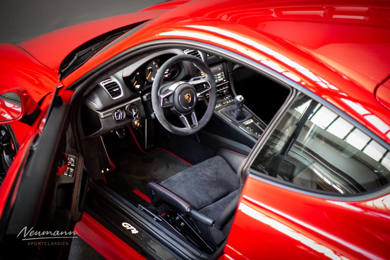 Porsche 981 Cayman GT4