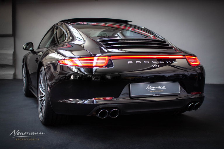 Porsche 991 Carrera 4 Black Edition