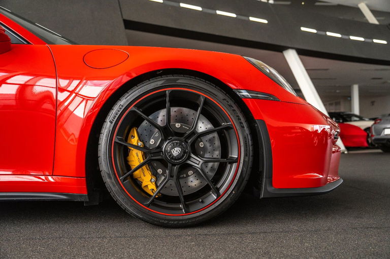 Porsche 992 GT3 Touring