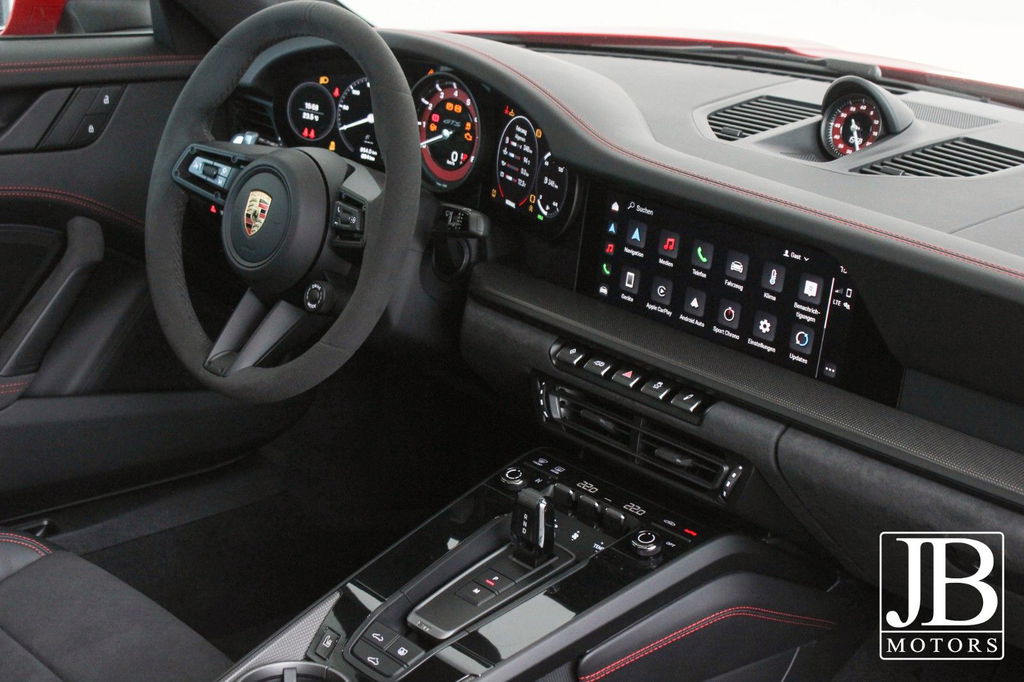 Porsche 992 Carrera GTS