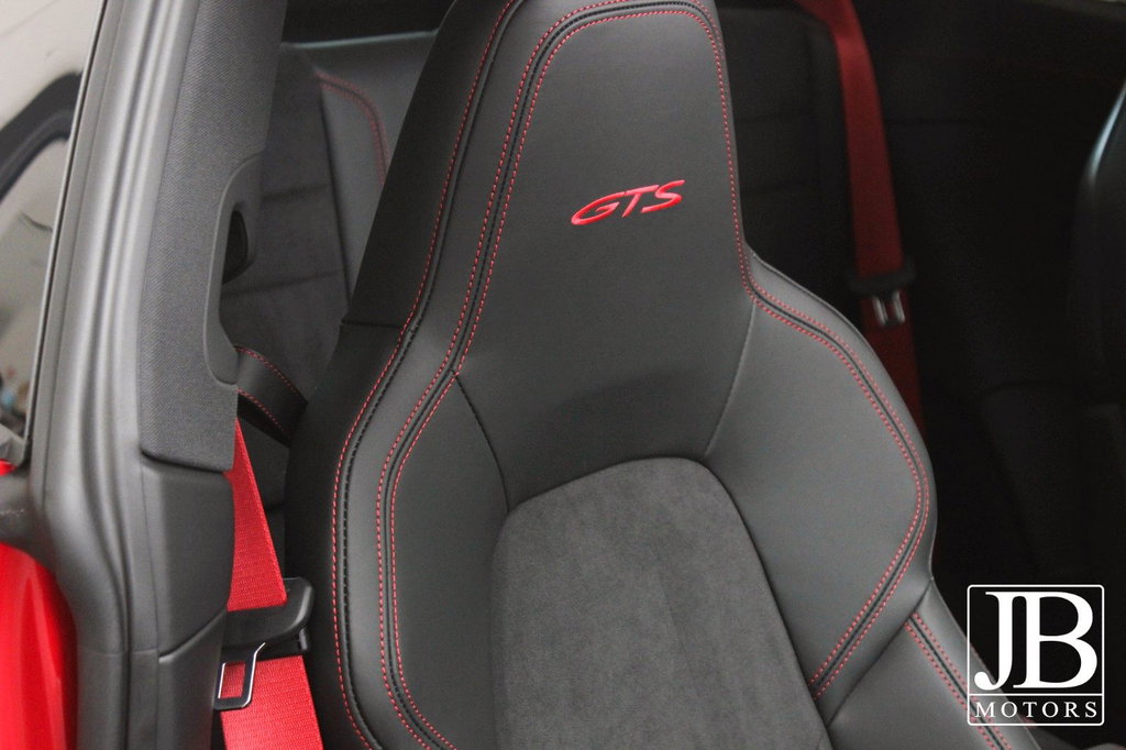 Porsche 992 Carrera GTS