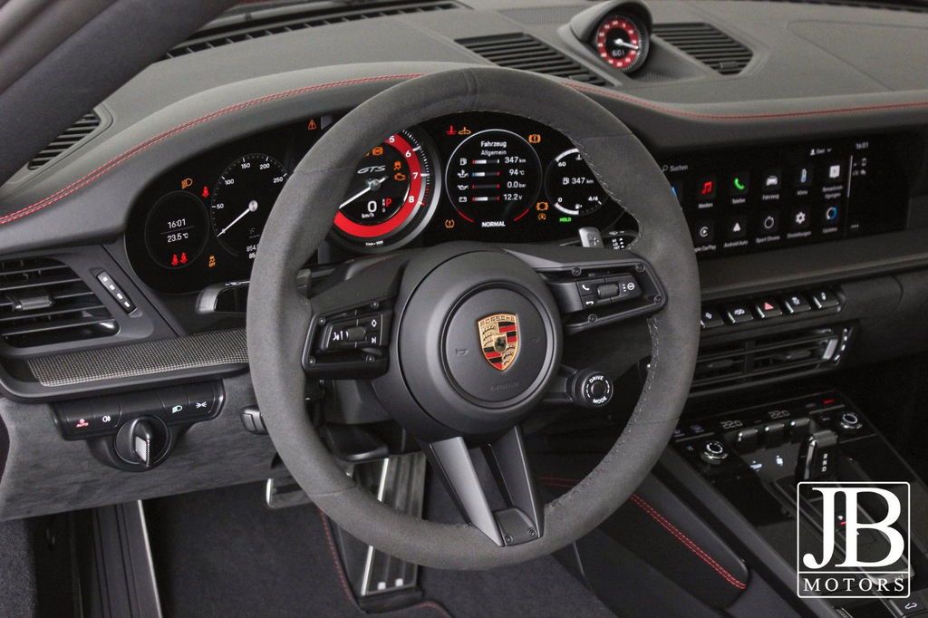 Porsche 992 Carrera GTS