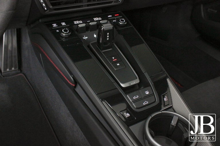 Porsche 992 Carrera GTS