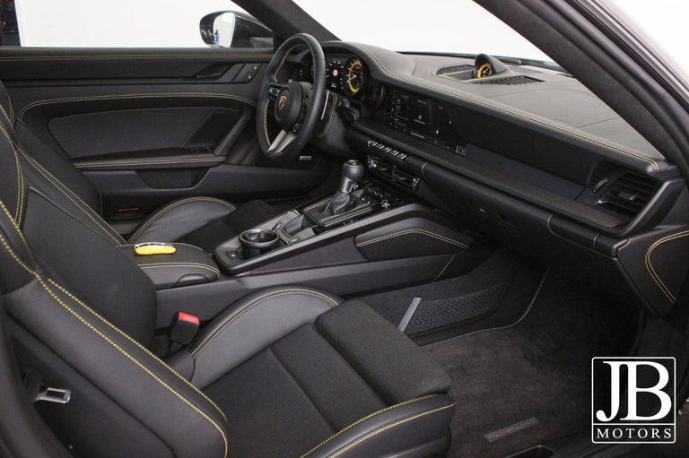 Porsche 992 GT3 Touring