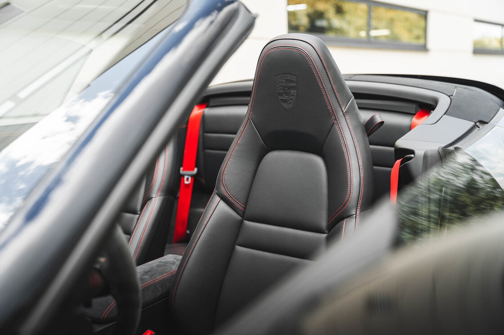 Porsche 992 Carrera 4S