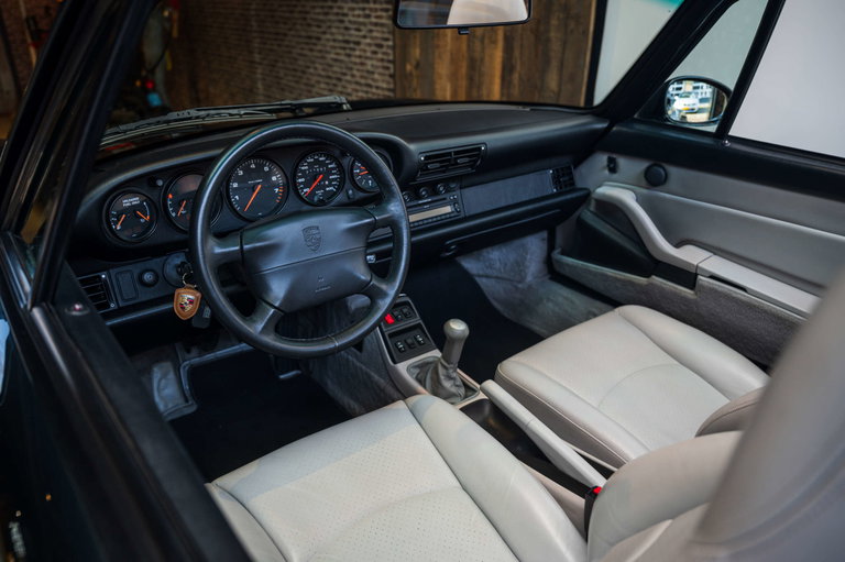 Porsche 993 Carrera 4