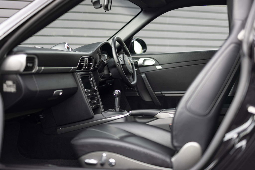 Porsche 997.2 Carrera GTS