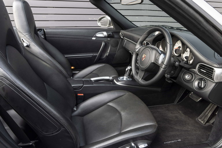 Porsche 997.2 Carrera GTS