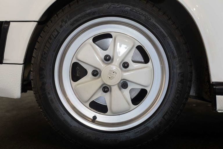 Porsche 911 Carrera 3.2 Speedster