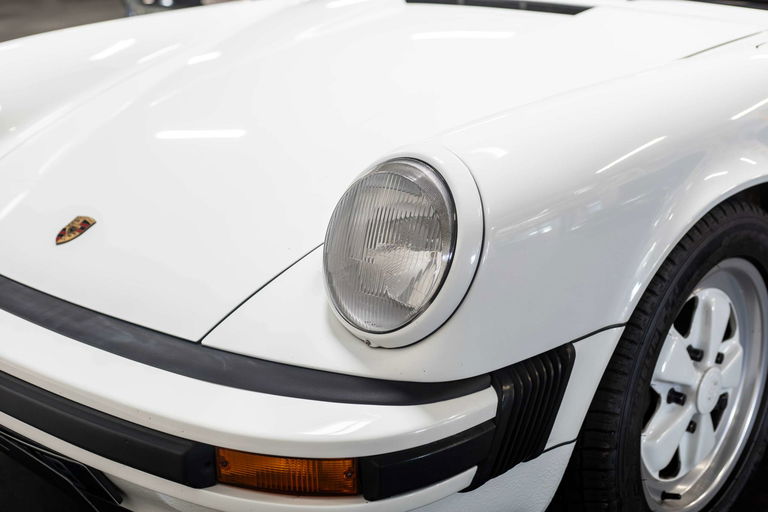 Porsche 911 Carrera 3.2 Speedster