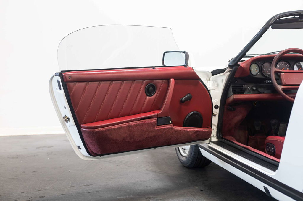 Porsche 911 Carrera 3.2 Speedster