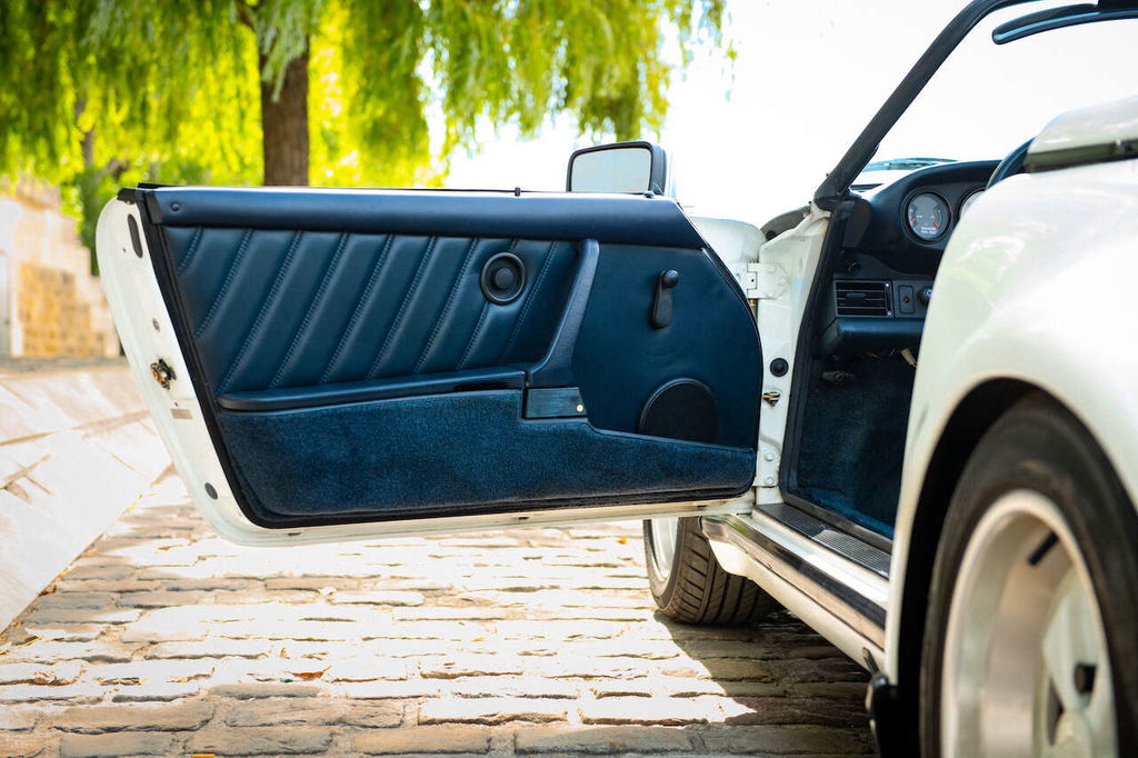 Porsche 911 Carrera 3.2 Speedster (US)