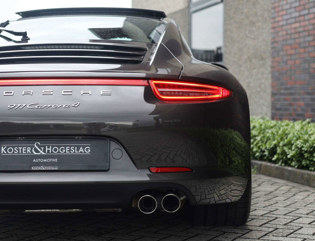 Porsche 991 Carrera 4