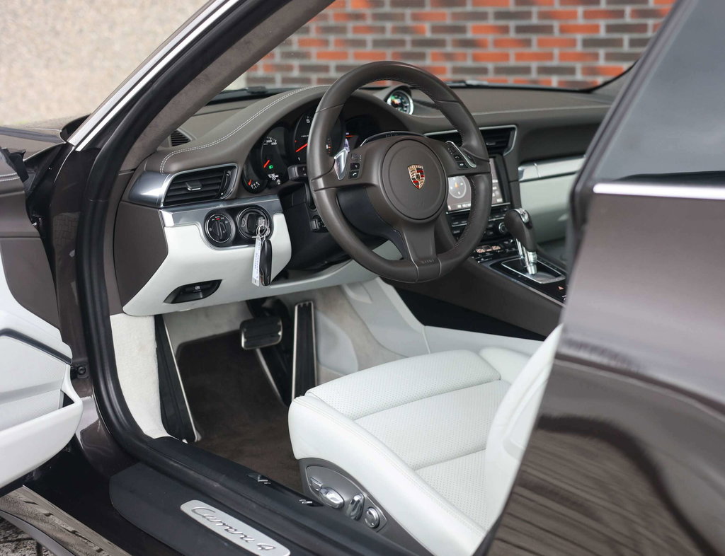 Porsche 991 Carrera 4