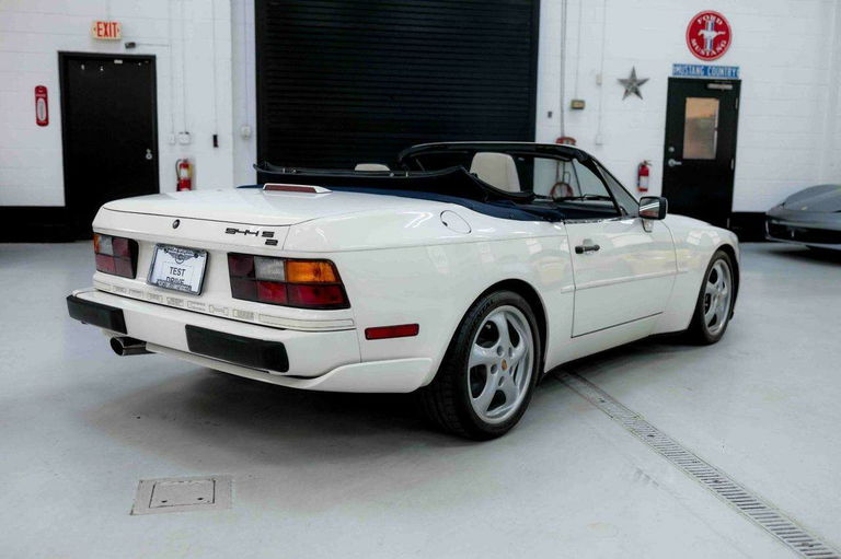 Porsche 944 S2 Cabriolet