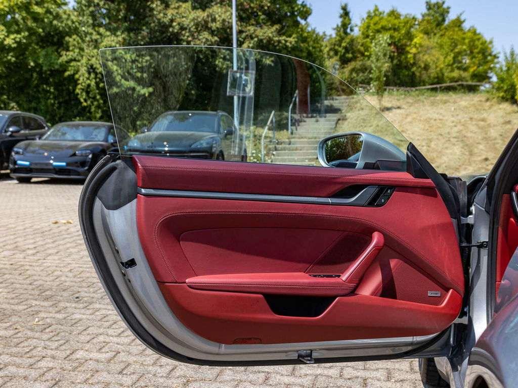 Porsche 992 Carrera 4S