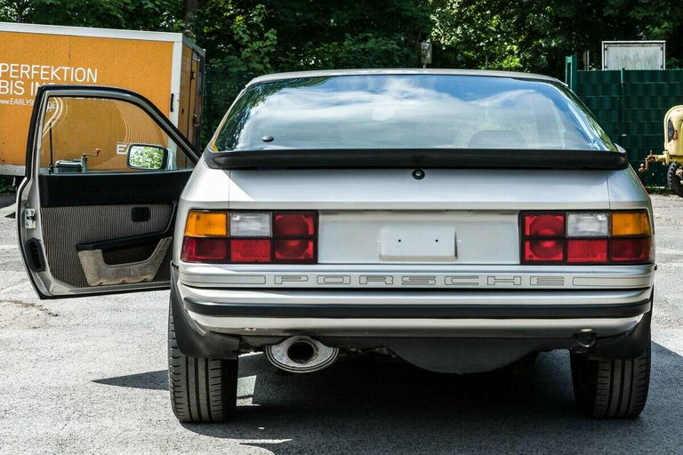 Porsche 924
