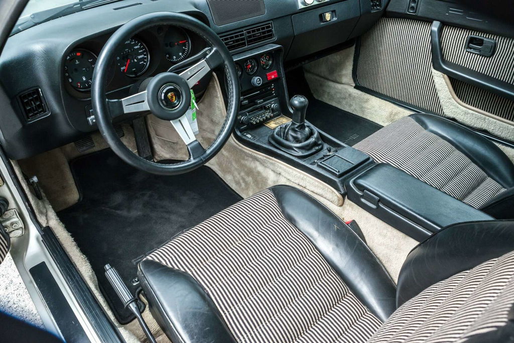 Porsche 924
