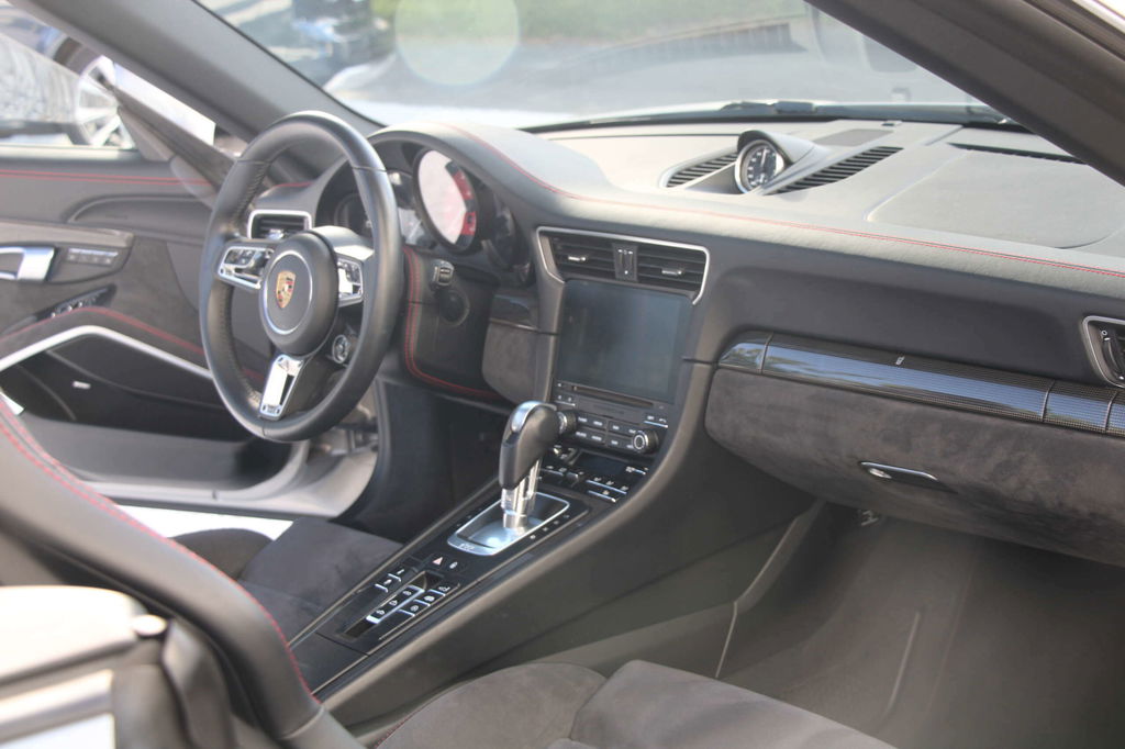 Porsche 991.2 Carrera 4 GTS